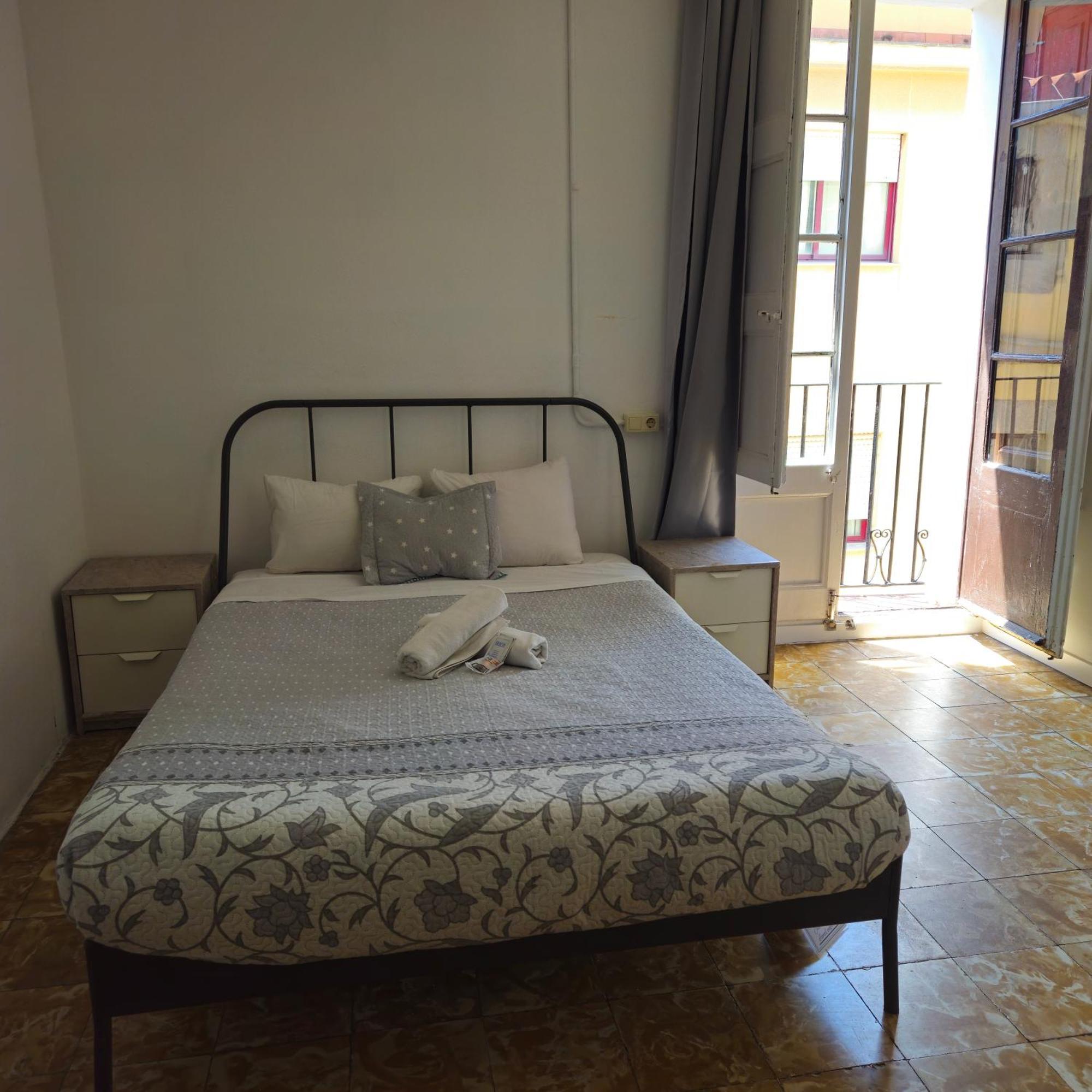 Youth Hostel - Central And Basic Drassanes Barselona Dış mekan fotoğraf