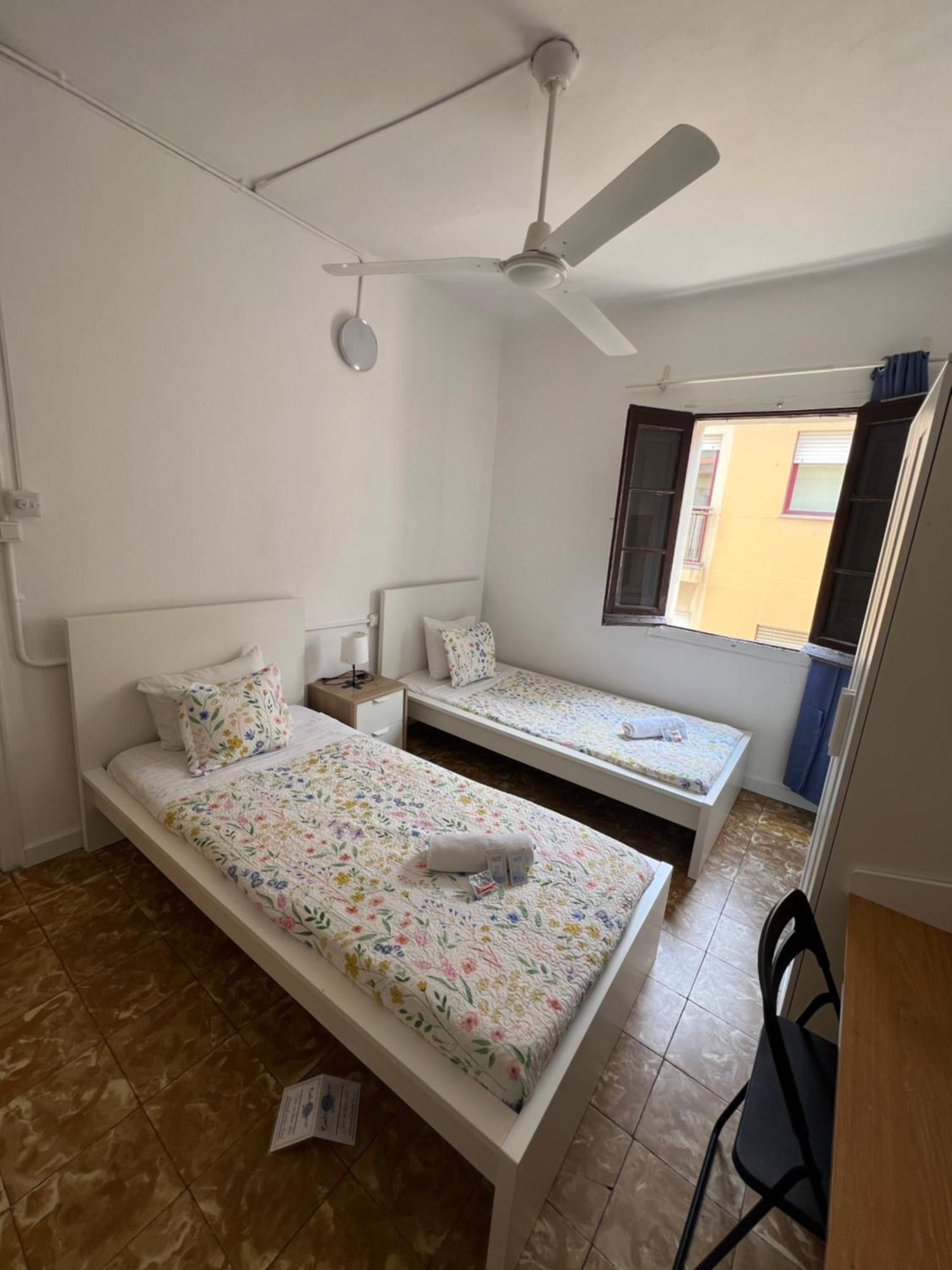 Youth Hostel - Central And Basic Drassanes Barselona Dış mekan fotoğraf