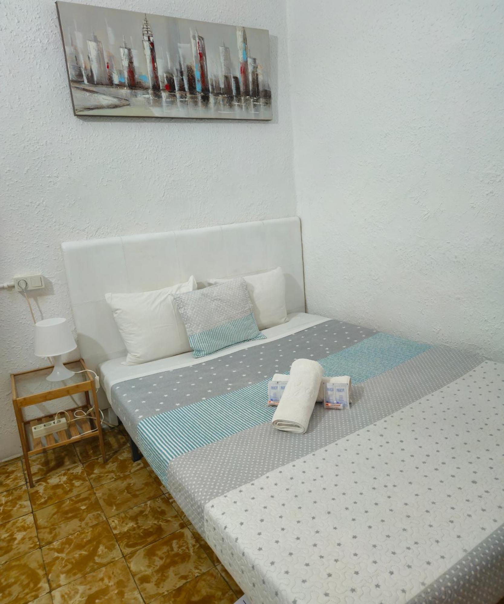Youth Hostel - Central And Basic Drassanes Barselona Dış mekan fotoğraf