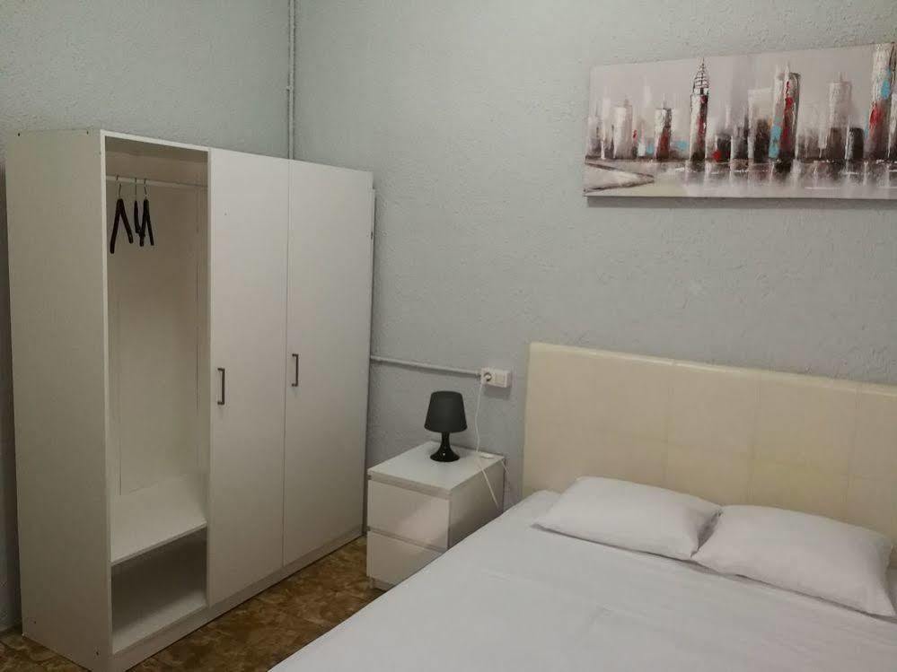 Youth Hostel - Central And Basic Drassanes Barselona Dış mekan fotoğraf