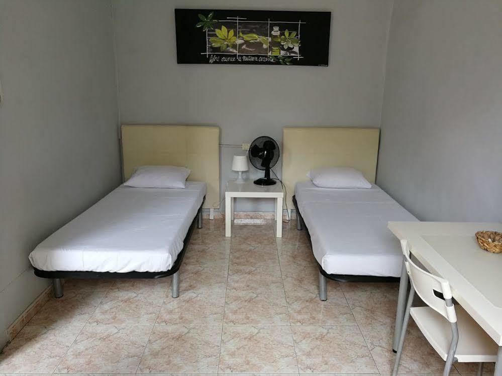 Youth Hostel - Central And Basic Drassanes Barselona Dış mekan fotoğraf