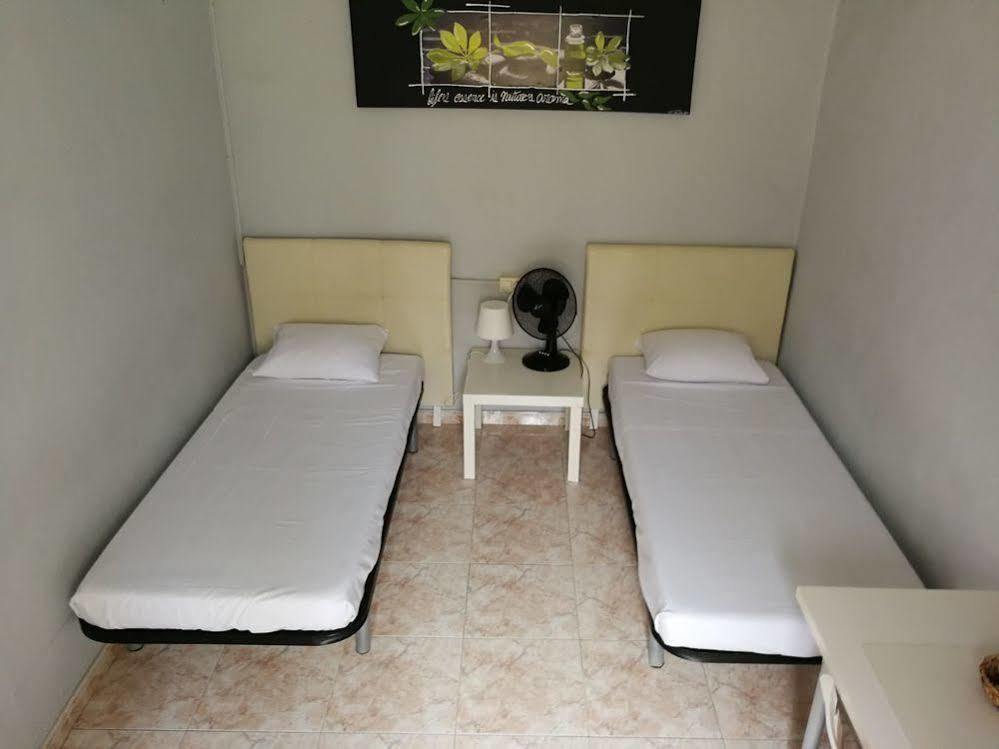 Youth Hostel - Central And Basic Drassanes Barselona Dış mekan fotoğraf