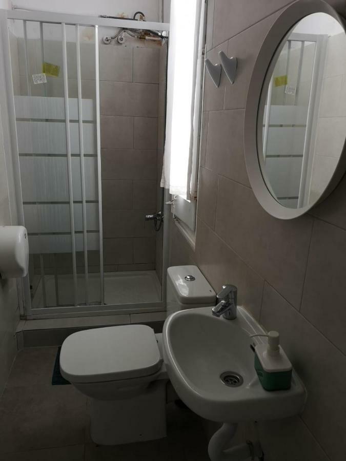 Youth Hostel - Central And Basic Drassanes Barselona Dış mekan fotoğraf